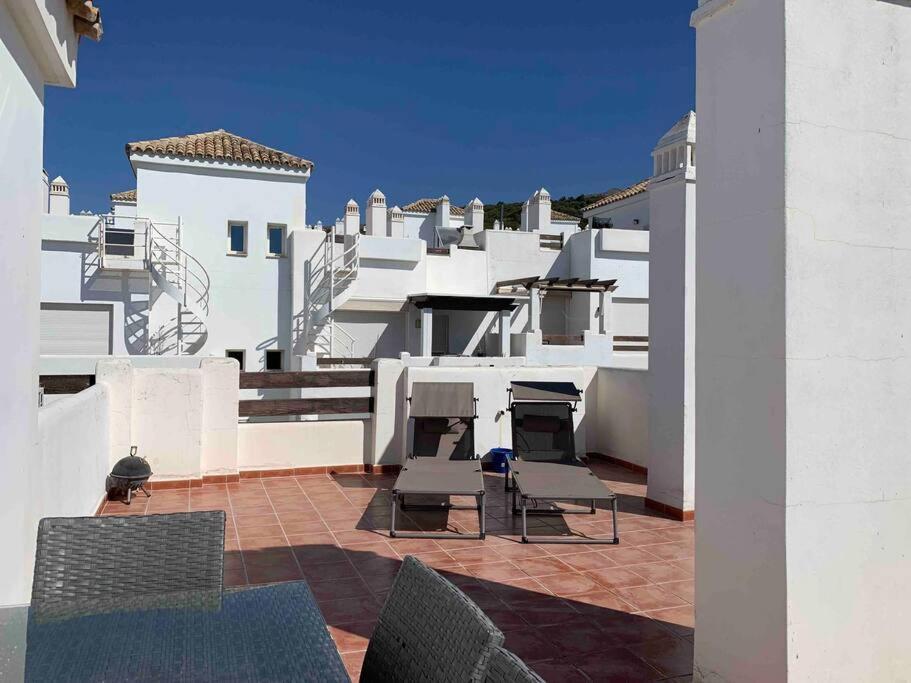 Penthouse Seaview And Golf Valle Romano Естепона Екстериор снимка
